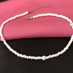 Colar/Choker de Miçangas Branco c/ Smile