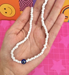 Colar/Choker de Miçangas Brancas com Olho Grego