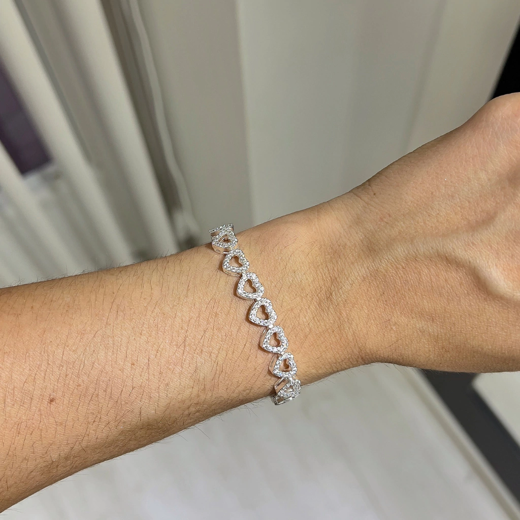 Pulseira Coração Vazado Microzircônias P banho em Prata