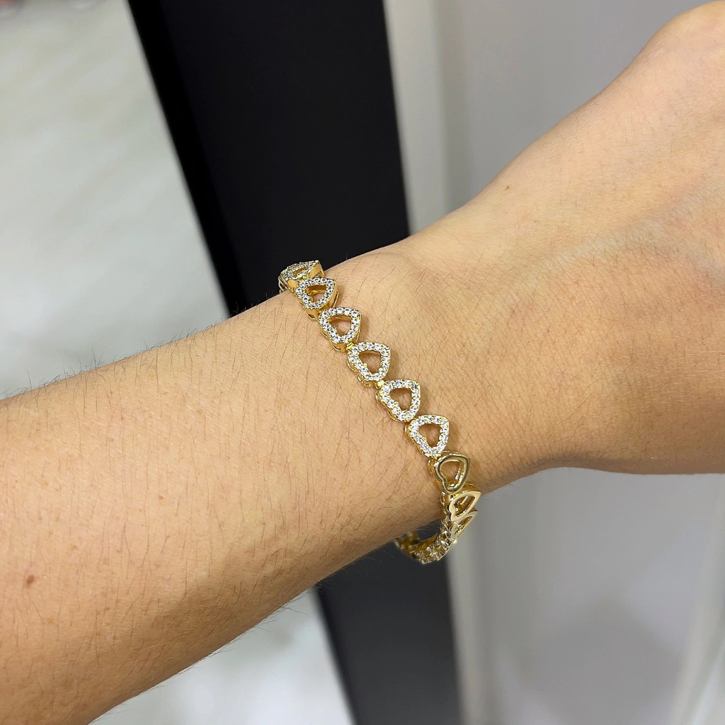 Pulseira Coração Vazado Microzircônias P banho em Ouro18k