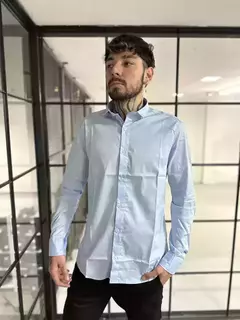 CAMISA OH MAN - BASICA CELESTE - comprar online