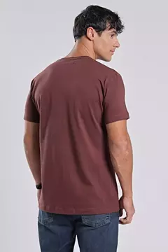 REMERA BRAVO - BÁSICA CON BORDADO CHOCOLATE en internet