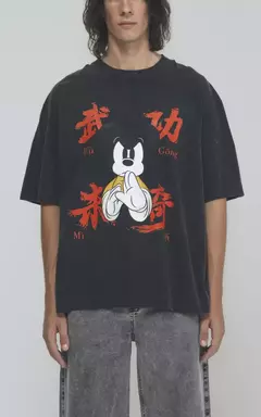 REMERA LUXO - DISNEY KUNG FU MICKEY NEVADO