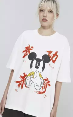 REMERA LUXO - DISNEY KUNG FU MICKEY TERRA - comprar online