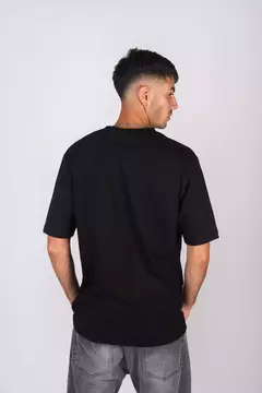 REMERA BOND - IDENTITY NEGRA - comprar online