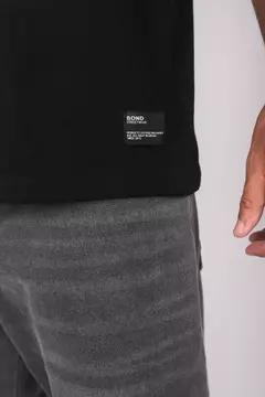 REMERA BOND - IDENTITY NEGRA en internet