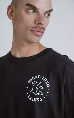 REMERA LUXO - LA LUNA NEGRA en internet