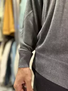 SWEATER CUMBRES - BILBAO GRIS OSCURO en internet