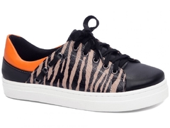 Tênis Napa Preto, Laranja e Zebra; Enfeite: Cadarço Preto e ilhós na cor Grafite;