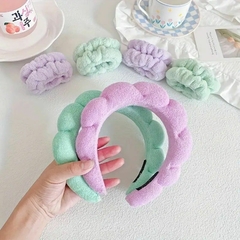 Balaca + muñequeras de maquillaje en internet