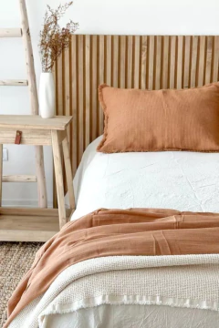 Pie de cama HELSINKI Canela