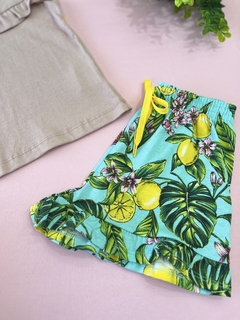 CONJUNTO CAMISA LISA E SHORT ESTAMPADO DE FLORES - Store Baby