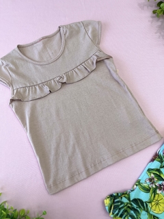 CONJUNTO CAMISA LISA E SHORT ESTAMPADO DE FLORES na internet