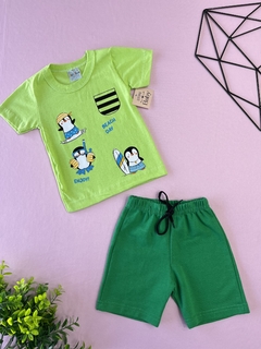 CONJUNTO CAMISA E SHORT VERDE COM PINGUINS - comprar online