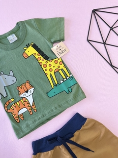 CONJUNTO CAMISA E SHORT VERDE ESCURO E MARRON COM ANIMAIS - Store Baby