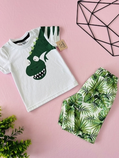 CONJUNTO CAMISA BRANCA DINOSSAURO E SHORT BRANCO COM FOLHAS VERDES - Store Baby