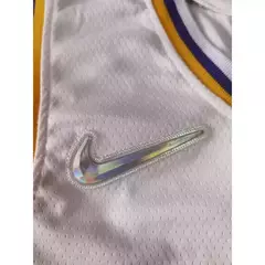 NBA Los Angeles Lakers SILK - JAMES 6 - Especial 75 Anos Branca na internet