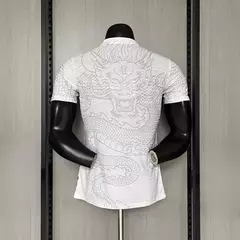 Camisa Real Madrid Edição Especial 2024/25 - Jogador - Braco na internet