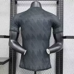 CAMISA REAL MADRID EDIÇÃO ESPECIAL - 24/25 JOGADOR - PRETO/LILÁS na internet