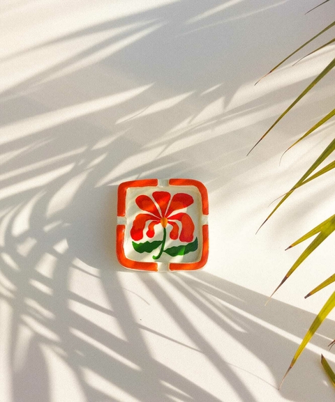 Cinzeiro Flowy flower