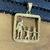 Pingente Pai e Filhos Casal Quadrado Banhado a Ouro 18k - comprar online