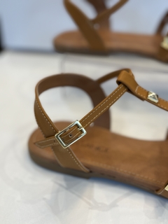 rasteira com spikes - Bella Elegance