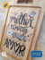 Decoração única personalizada a mão, escrito: O melhor tempero da vida é o amor, com desenhos dentro do tema e cores que combinam com qualquer ambiente.