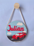 Porta Maternidade Decorativo Temático de Carro com 18cm pendurada na parede com gancho de Pinus Redondo, com tema infantil de carro, feita a mão, com acabamento de corda de algodão