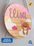 Placa de pinus redonda de 18 centímetros pendurada na parede no quarto infantil, com tema de ursinho e nuvem, nome de criança, feita a mão, com acabamento de corda de algodão, com mais zoom