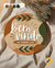 Placa de pinus redonda para colocar na entrada da cada, escrito: Bem vindo ao nosso lar, com desenhos, feita a mão, decoração para colocar na porta de apartamento.