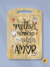 Enfeite de cozinha personalizável, feito de pinus e com arte desenhada a mão. Tábua de corte com 40cm para colocar na entrada da casa, esccrito: O melhor tempero da vida é o amor. Com cores e desenhos combinando com o tema