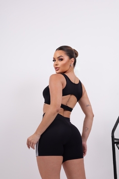 Shorts Maisa Listras Fit na internet
