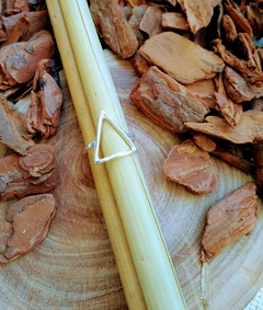 Anel Triângulo Vazado
