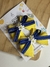 Par de Laço Azul e Amarelo com Flor - comprar online
