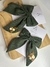 Kit Laço Mãe e Filha em Linho Misto Verde Escuro Bordados à Mão - Ateliê Naomi