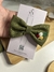 Laço Linho Misto Verde Bordado na internet