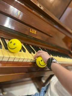 Bolinha Sorriso - Postura da mão - NELM - Loja Virtual