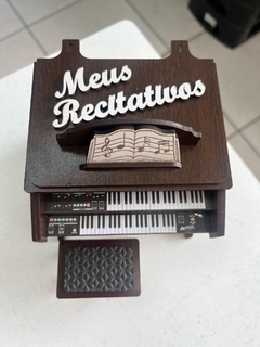 PORTA RECITATIVOS - Órgão