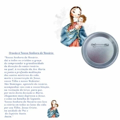 Botton com cartão de oração de Nossa Senhora do Rosário