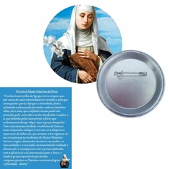 Botton com cartão de oração de Santa Catarina de Senna