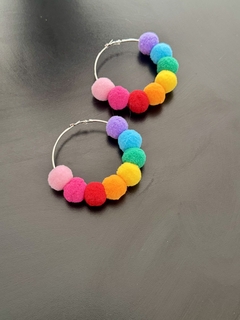 Brinco de Argola com Pompom Arco - Iris na internet