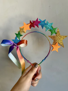 Tiara Carnaval Estrelas Arco- Iris na internet