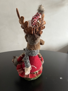 Rena de Pelúcia Com Roupa de Natal - Pompons e Afins