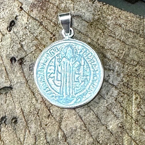 Pingente Medalha São Bento Madrepérola