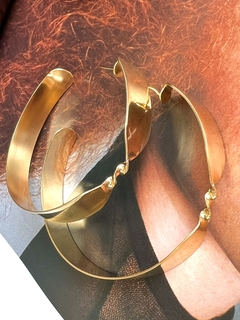 Argola Chapa com Nó - dourada 4040