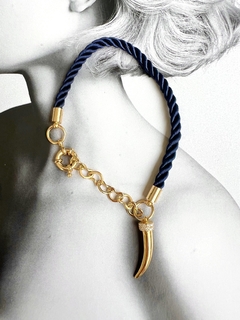 Pulseira Nylon Marinho com Pingente Cravejado - dourada 4040 - comprar online