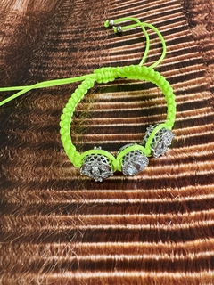 Pulseira Nylon Verde Lima com Pingentes - prata 4044