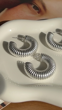 Argola Texturizada M - Prata 2100