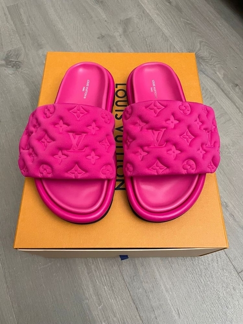 Chinelo LouisV