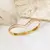 Bracelete em V com Micro Zircônias - Semijoia Ouro 18K